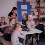 Czytanie w bibliotece (2).jpg