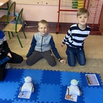 Uczniowie programują roboty Photon..jpg