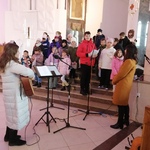 Nasza schola z paniami opiekunkami.jpg