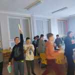 grupa chlopcow.jpg