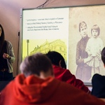 Pracownik IPN przedstawia biografię Zofii Kossak- Szczuckiej.jpg