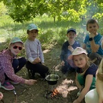 Dzieciom udało się rozpalić mini ognisko. (2).jpg