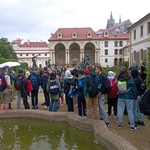 Zwiedzanie Pragiprzez uczniów.jpg
