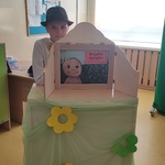 9. Narrator ze swoim TEATRZYKIEM KAMISHIBAI..jpg