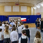 Święto Niepodległości śpiew.jpg