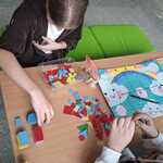 Zabawa z figurami geometrycznymi..jpg