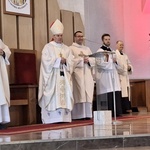 Koncelebra pod przewodnictwem J.E. Ks. Bp. Henryka Ciereszki.jpeg