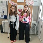 Laureatka III miejsca (po prawej) w kategorii klas IV-VI.jpg