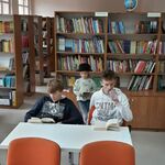 Czytanie w bibliotece (0).jpg