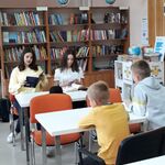 Czytanie w bibliotece (2a).jpg
