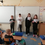 Zdjęcie1 Czytanie kl. 4a kl.1a.jpg